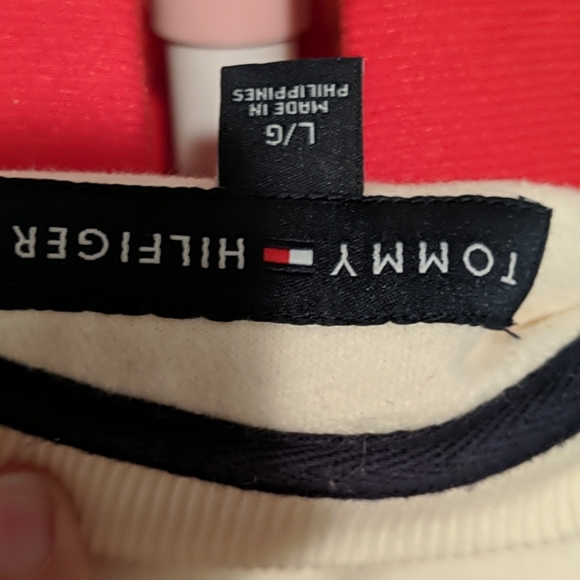 Classic Tommy Hilfiger sweater - Picture 3 of 3